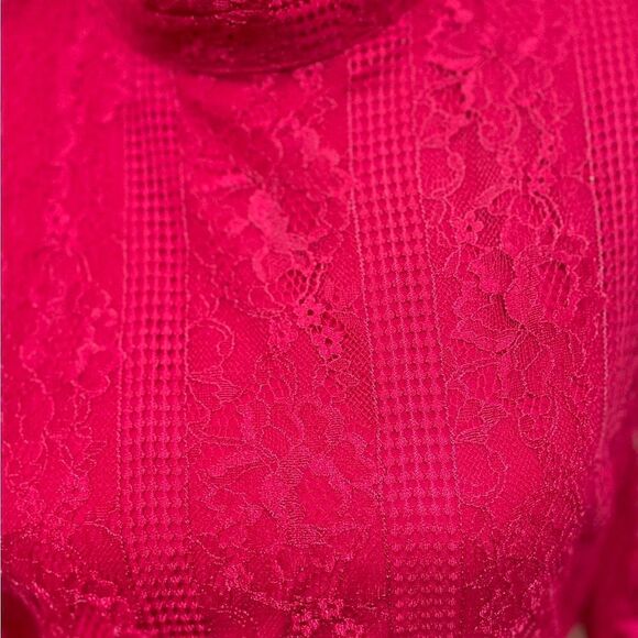 New Maeve Open Back Lace Mini Dress Red
Long Sleeve Size 6 NWT
Anthropologie - Picture 7 of 11